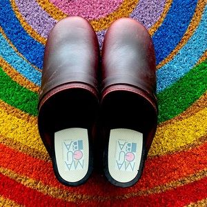 Maguba Oxblood Clogs